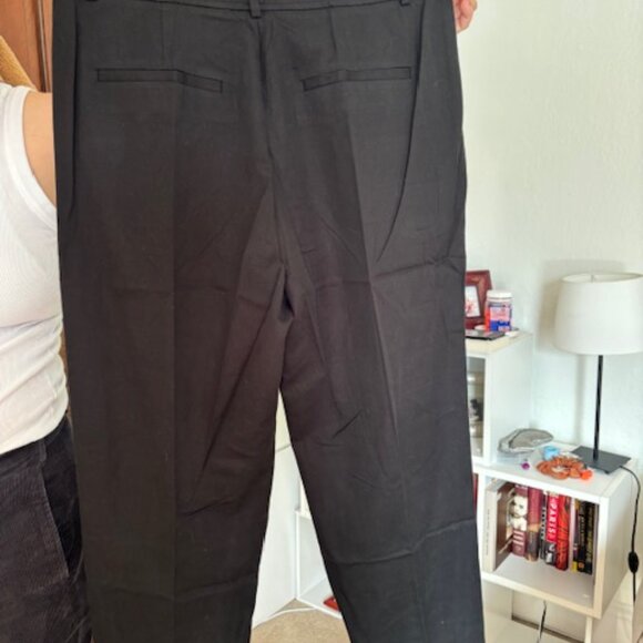 Everlane Pants Size 14 - The Draper Tapered Pant in Buttersmooth Black - Picture 2 of 6